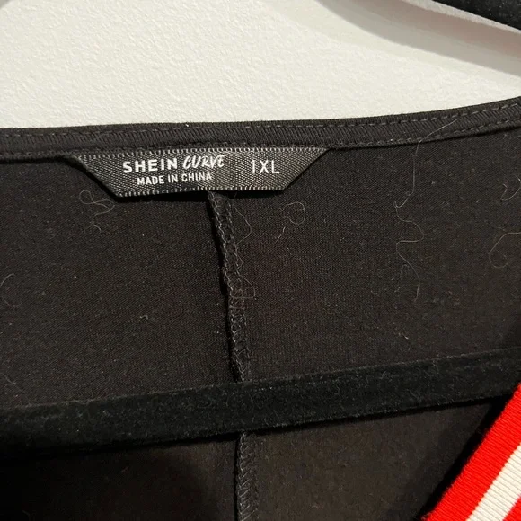 Long black dress 🖤 - Picture 2 of 7